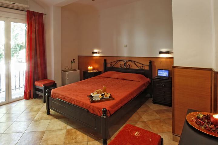 Room 7 of 18