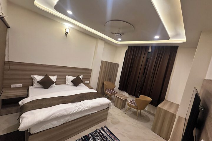 Room 19 of 34