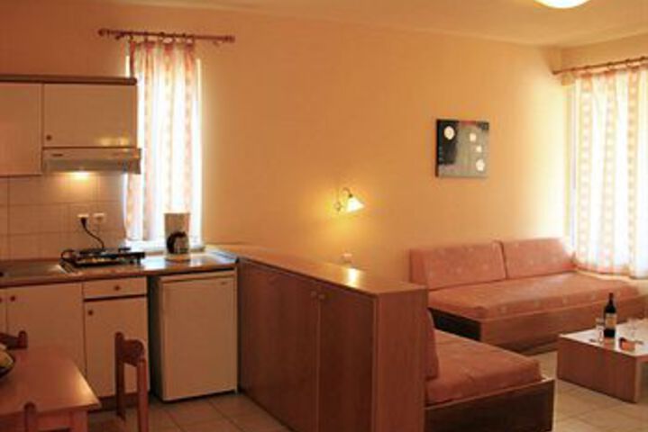 Room 15 of 30