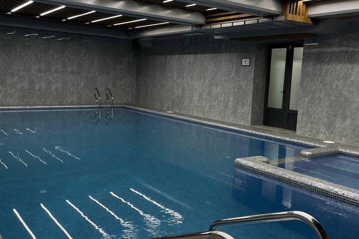 Pool 14 of 28