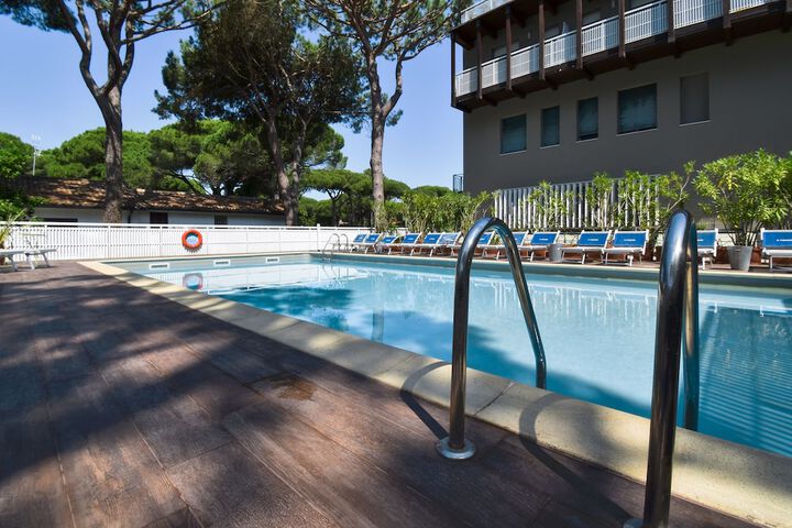 Pool 47 of 107