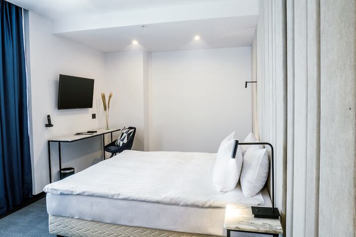 Room 9 of 52