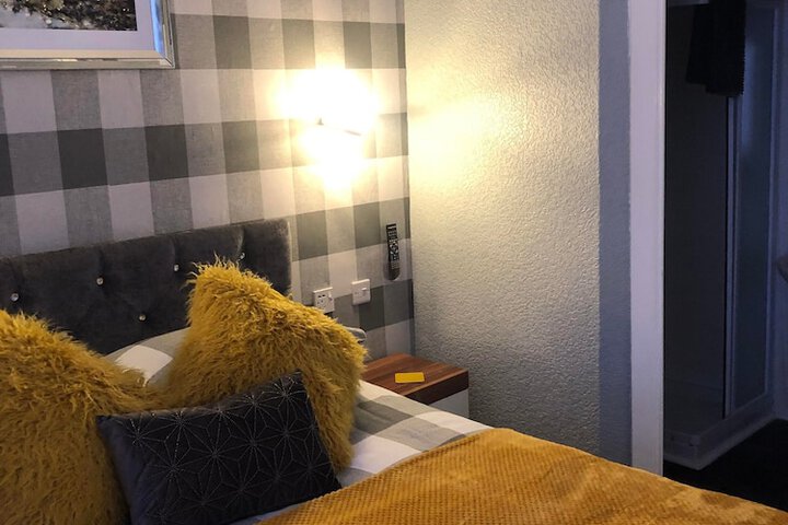 Room 15 of 30