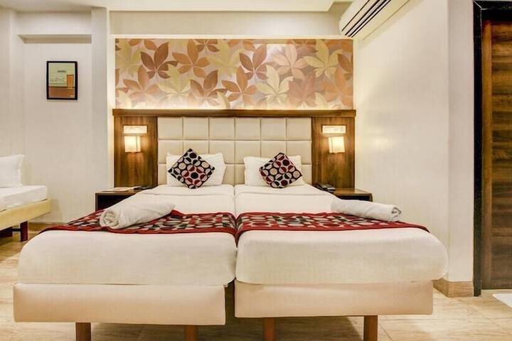 Room 12 of 25