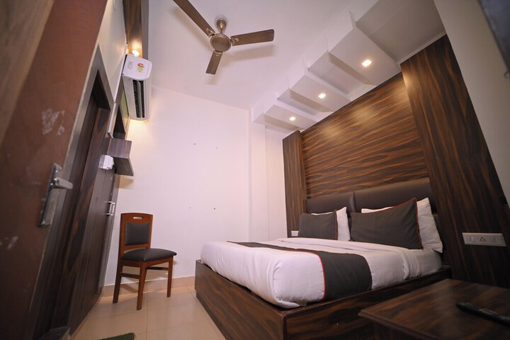 Room 10 of 38