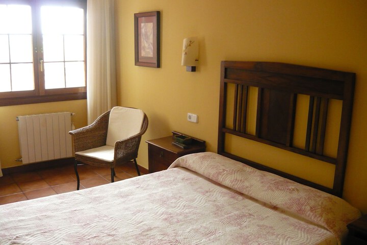 Room 13 of 37