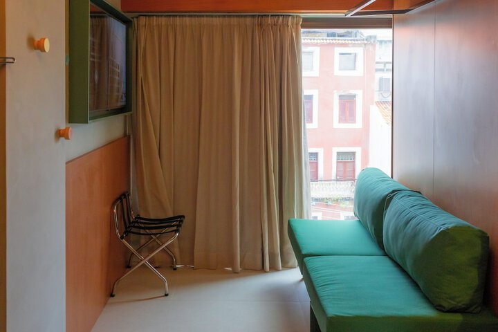 Room 12 of 48