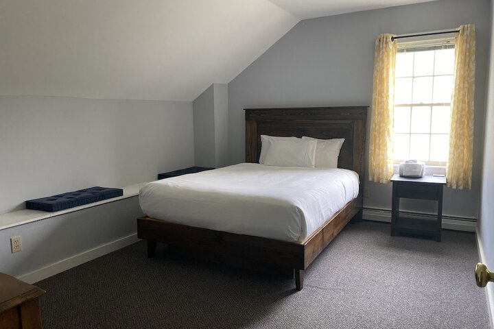 1 Queen Bed (72 of 80)