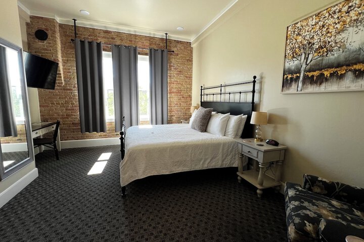 Room 15 of 33