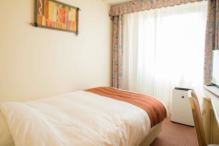 Room 6 of 70