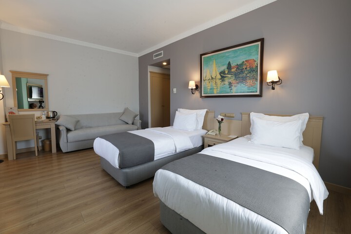 Room 25 of 64