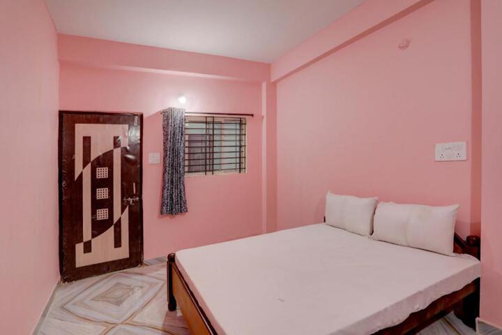 Hotel O Home R. Kush Hotel