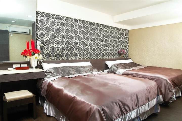 Room 29 of 66