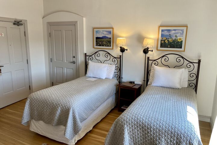 Room 8 of 49