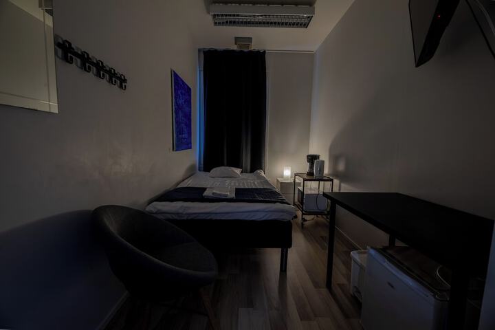 Room 5 of 69