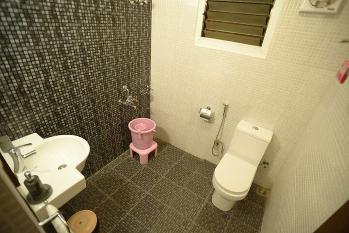 Room 26 of 105