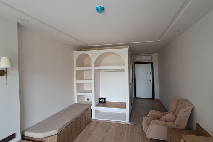 Room 2 of 80