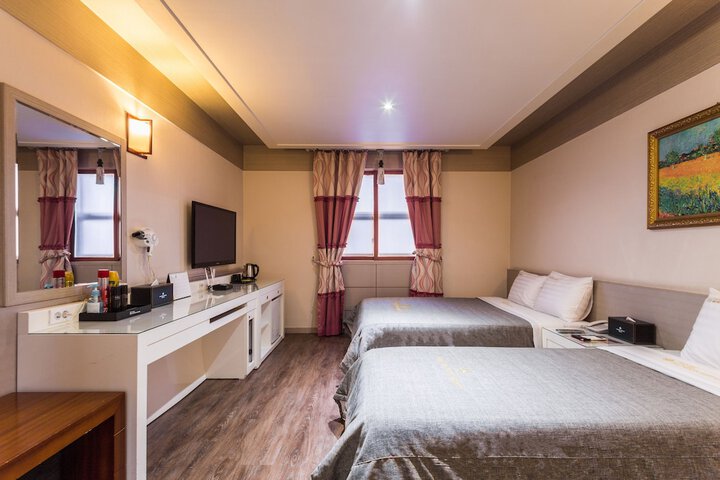 Room 18 of 31