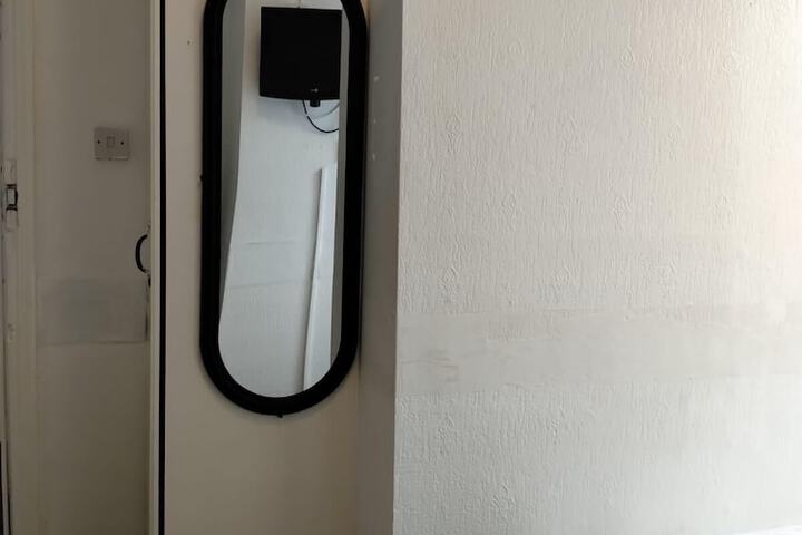 Room 80 of 143