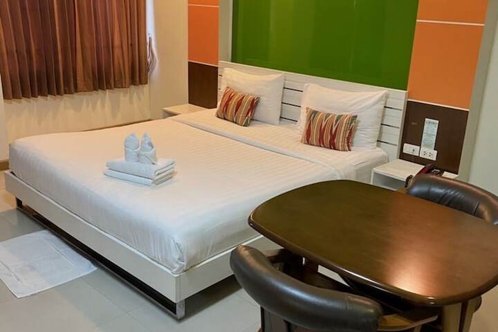 Room 16 of 29