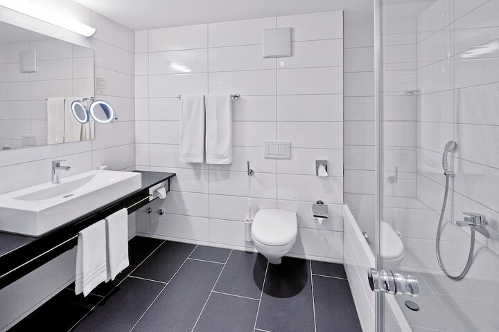 Room 65 of 94