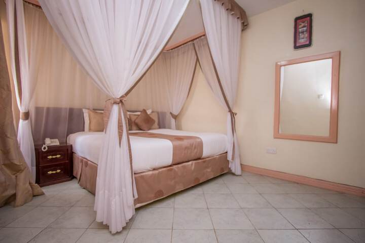 Room 5 of 68