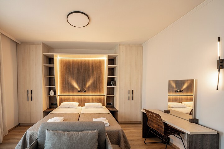 Room 27 of 62
