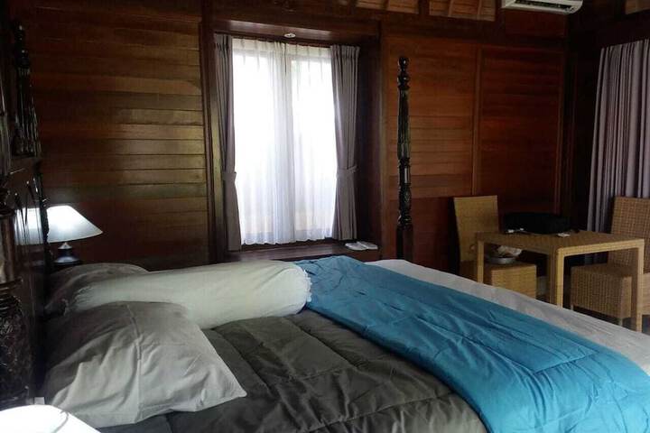 Room 8 of 42