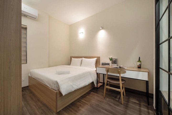 Room 7 of 13
