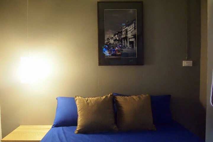 Room 12 of 20