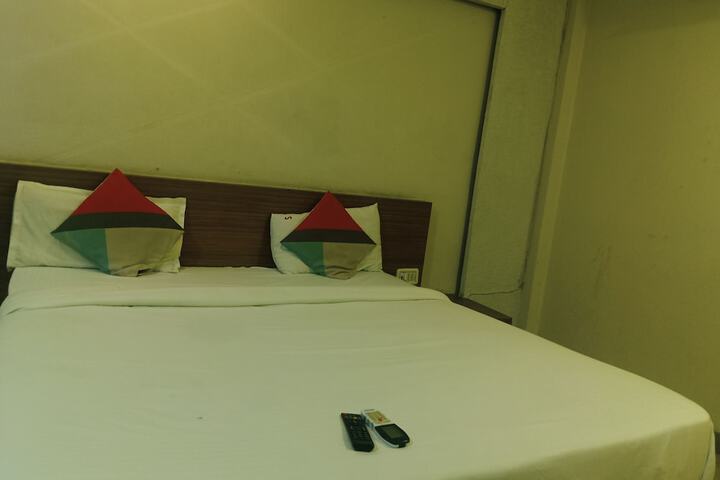 Room 10 of 17