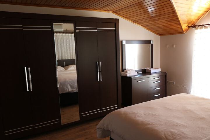 Room 17 of 62