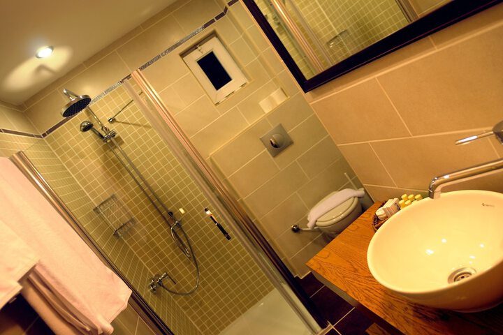 Room 44 of 48
