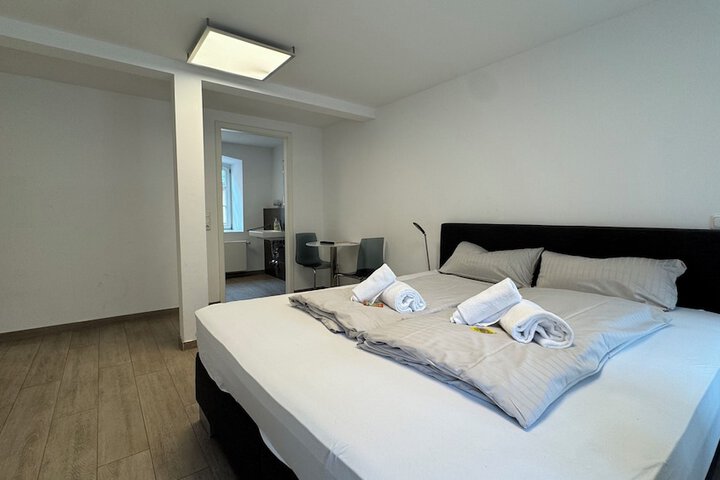 Room 28 of 69