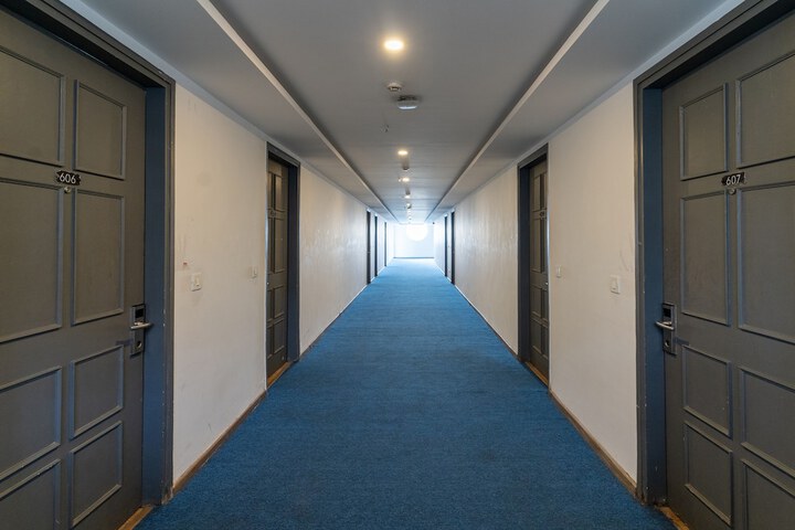Room 9 of 15