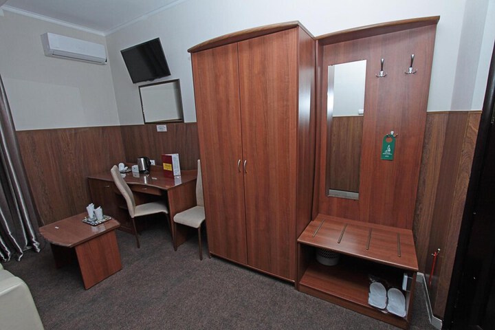 Room 32 of 62
