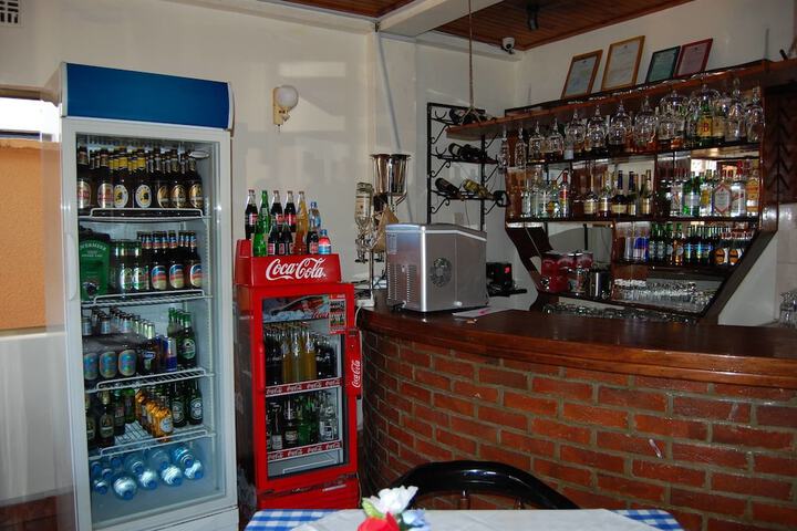 Lounge 9 of 12
