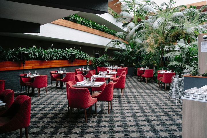 Dining 42 of 50
