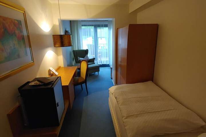 Room 10 of 47