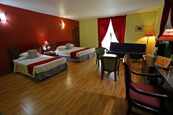 Room 8 of 68