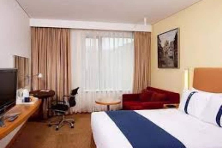 Room 8 of 29