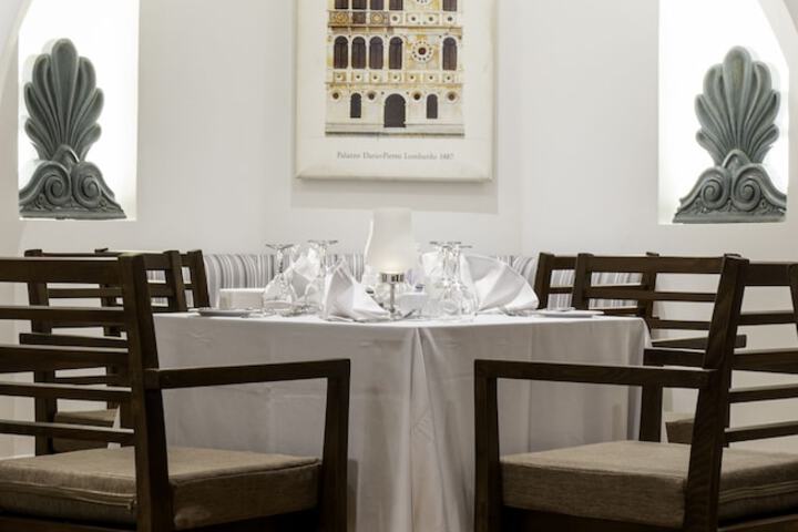 Dining 44 of 75