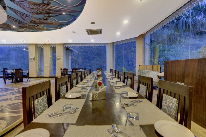 Dining 34 of 62