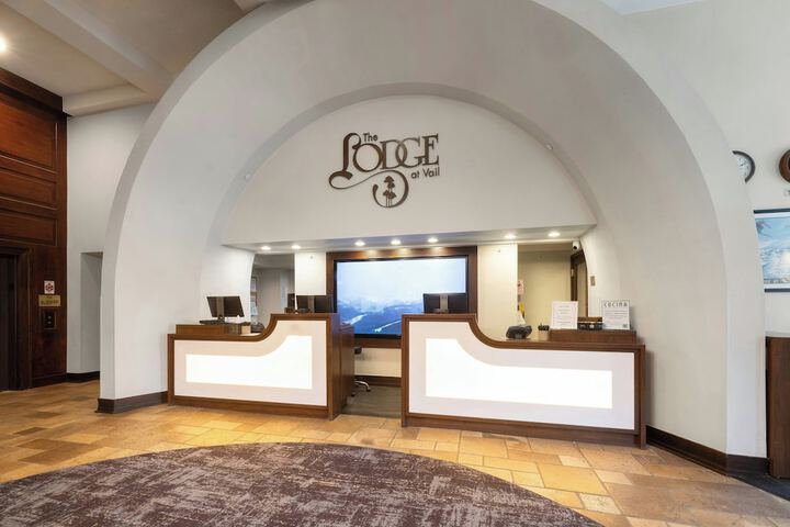 Entrance & Lobby