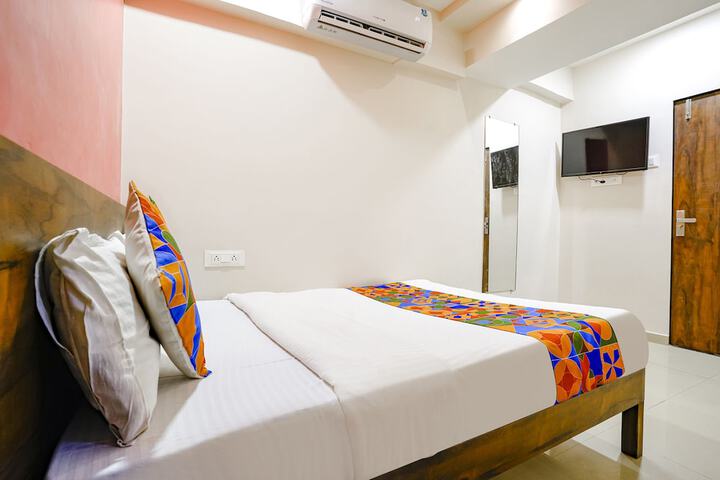 Room 14 of 25