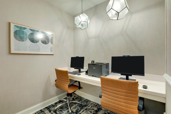 Business Center 56 of 77