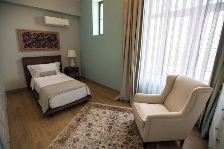 Room 15 of 47