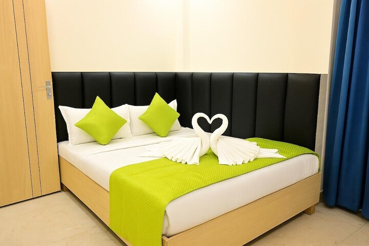 Room 10 of 26