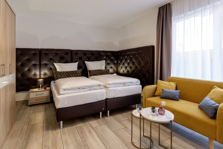 Room 8 of 38