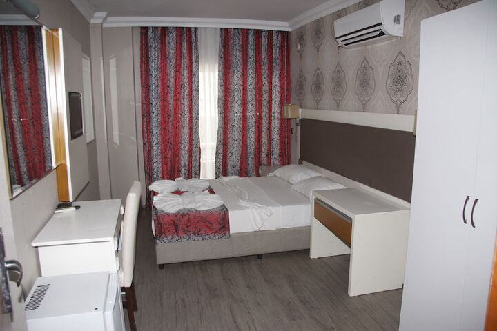 Room 5 of 24